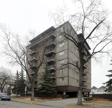 Manor House in Calgary, AB - Building Photo - Building Photo