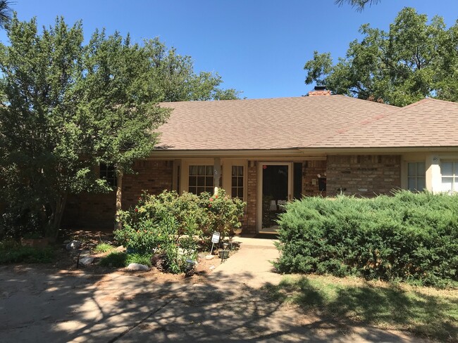 property at 3604 78th Dr