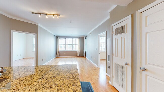 2004 11th St NW, Unit 232 in Washington, DC - Foto de edificio - Building Photo
