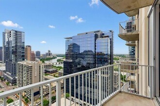 360 Nueces St, Unit 2607 in Austin, TX - Building Photo - Building Photo