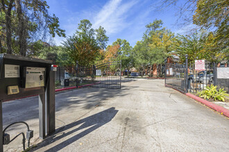 The Reston Apartments in Conroe, TX - Foto de edificio - Building Photo