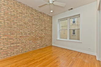 4020 N Albany Ave, Unit 2B in Chicago, IL - Building Photo - Building Photo