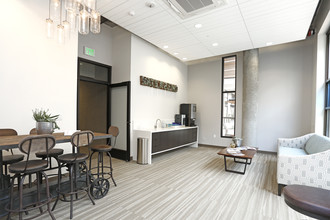 Waterbend Apartments in San Francisco, CA - Building Photo - Interior Photo