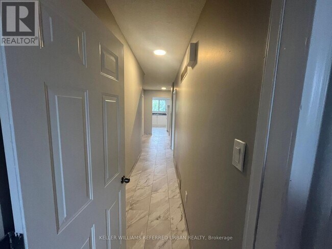 222 Mortimer Ave in Toronto, ON - Building Photo - Building Photo