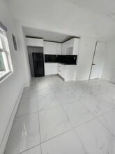 437 NE 70th St, Unit #C in Miami, FL - Building Photo - Building Photo