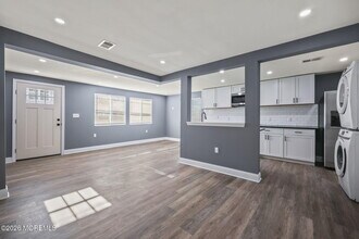 143 Center Ave in Keansburg, NJ - Building Photo - Building Photo