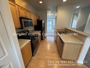 10779 SW Canterbury Ln in Tigard, OR - Building Photo - Building Photo