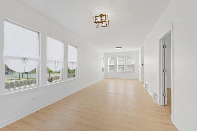 218 W 115th St in Chicago, IL - Building Photo - Building Photo