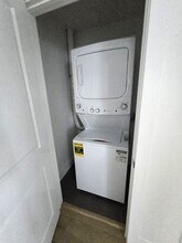 5023 1/2-3922 Brighton Ave in Los Angeles, CA - Building Photo - Building Photo