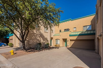 1015 S Val Vista Dr in Mesa, AZ - Building Photo - Building Photo