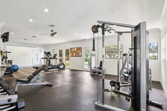 Lakeside Glen Apartments in Melbourne, FL - Building Photo - Building Photo