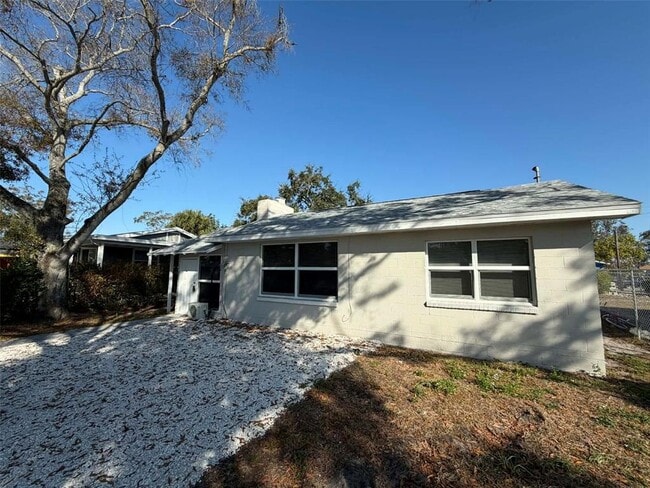 4711 10th Ave S in St. Petersburg, FL - Building Photo - Building Photo