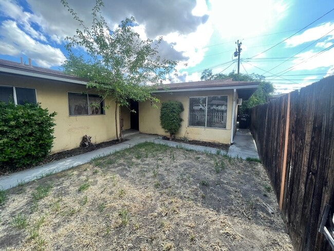 property at 445 N Santa Fe St