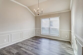 903 Grouse Rd in Glenn Heights, TX - Foto de edificio - Building Photo