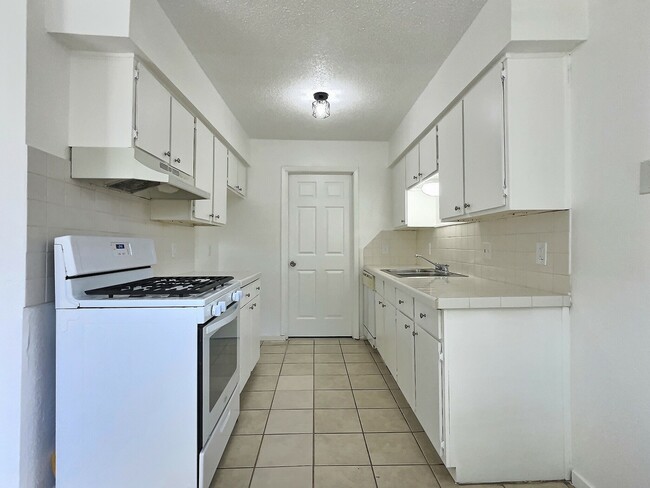 property at 1543 E 66th Plz