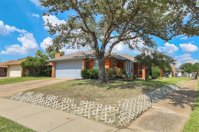 property at 2039 Avignon Dr