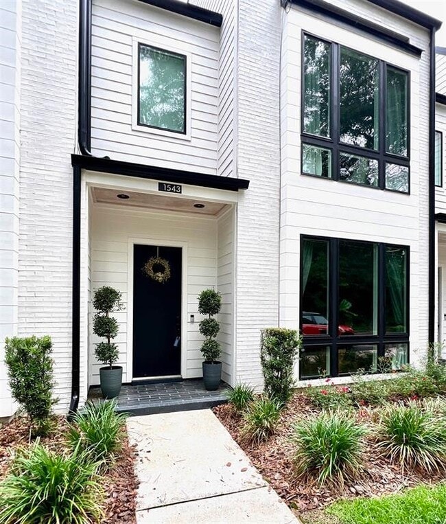 property at 1543 Pine St