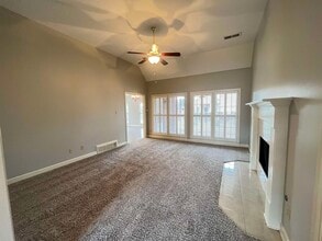 8570 Meadow Green Dr in Memphis, TN - Building Photo - Building Photo