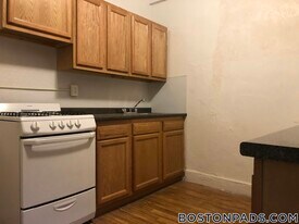 1810 Commonwealth Ave in Boston, MA - Building Photo