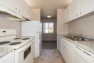 Hacienda Apartments in Sacramento, CA - Building Photo - Interior Photo