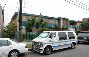 The Imperial in Panorama City, CA - Foto de edificio - Building Photo