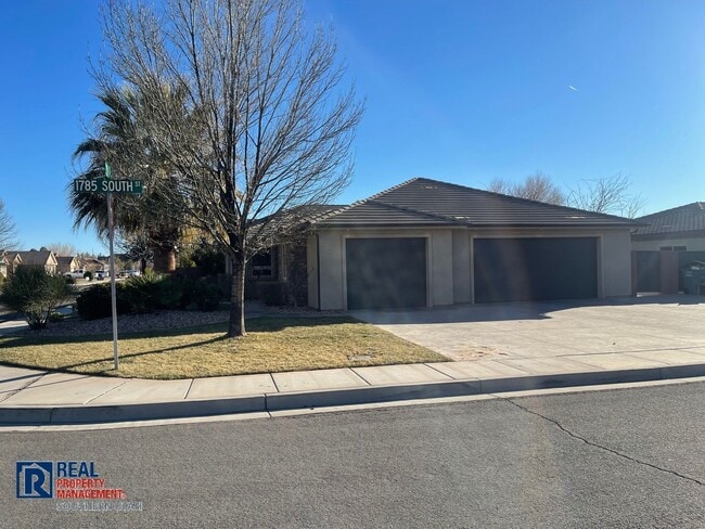 1802 S 30 W in Washington, UT - Building Photo - Building Photo