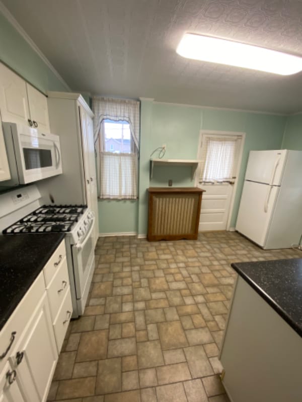 207 Loucks Ave