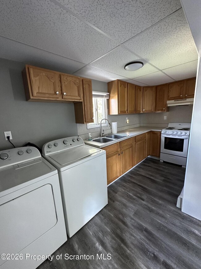 148 Monroe St in Archbald, PA - Building Photo - Building Photo