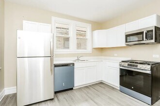 4538 W Altgeld St in Chicago, IL - Building Photo - Building Photo