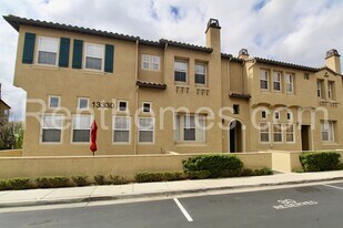 13330 Via Bellarado in San Diego, CA - Building Photo