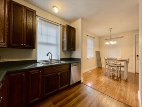 327 Freyling Pl SE in Grand Rapids, MI - Foto de edificio - Building Photo