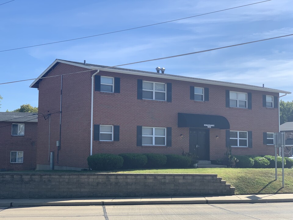 Renaissance Apartments of Saint Charles in St. Charles, MO - Building Photo