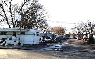 Bell's Trailer Village Apartments