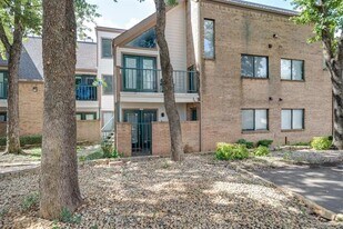 2304 Balsam Dr in Arlington, TX - Building Photo