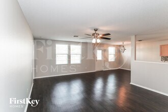 1405 Dandelion Trail in Burleson, TX - Foto de edificio - Building Photo