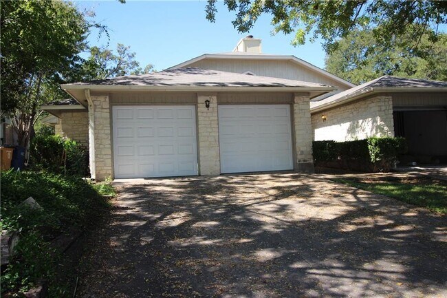 2002 Kenneth Ave in Austin, TX - Building Photo - Building Photo