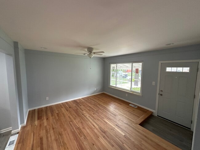 31074 Birchwood St in Westland, MI - Foto de edificio - Building Photo