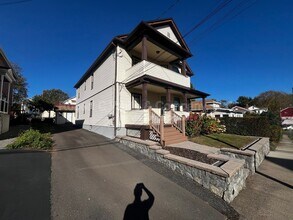 19 Pulaski St in New Britain, CT - Building Photo - Building Photo