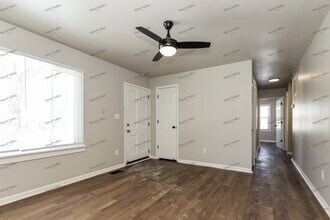 114 Millard Dr in Franklin, OH - Building Photo - Building Photo