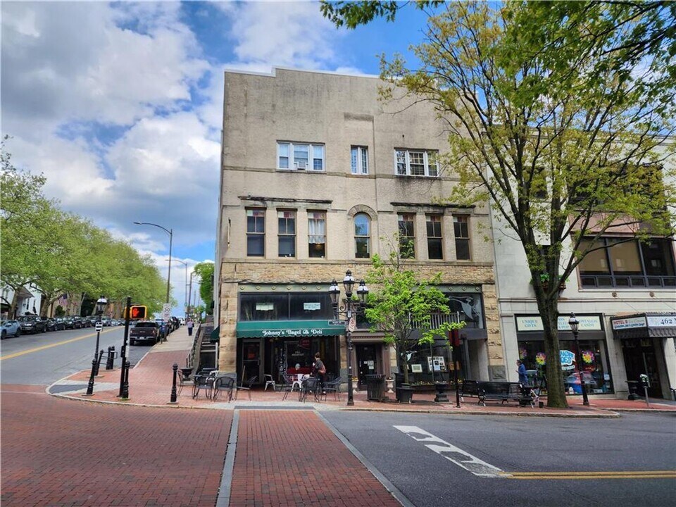 79 W Market St in Bethlehem, PA - Building Photo