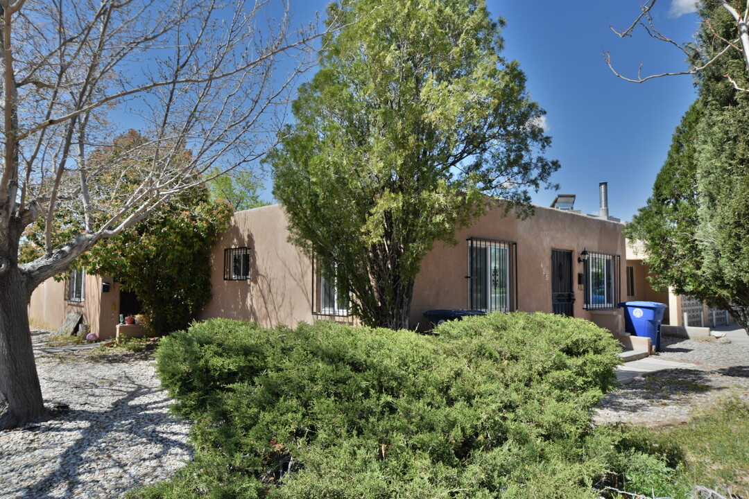 425 Columbia Dr in Albuquerque, NM - Building Photo