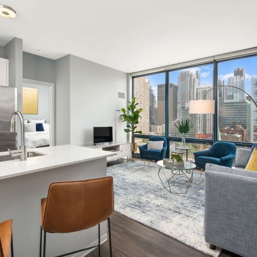 200 S Halsted St in Chicago, IL - Building Photo - Building Photo