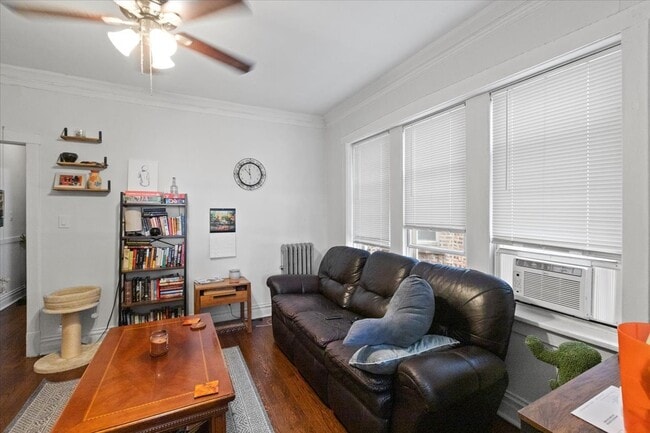 property at 444 W Arlington Pl
