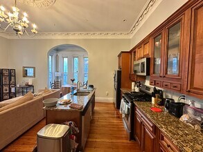 108 Hillside St, Unit 1B in Boston, MA - Building Photo - Building Photo