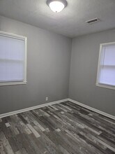 1025 S St Clair St in Wichita, KS - Building Photo - Building Photo