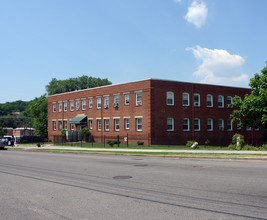 116 44th St NE in Washington, DC - Foto de edificio - Building Photo