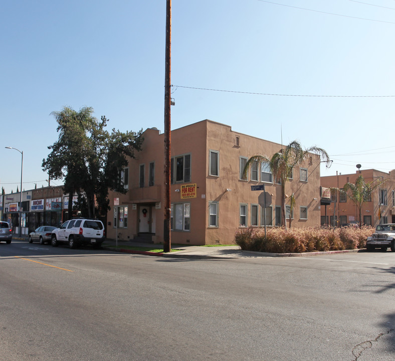 5118-5120 Fountain Ave in Los Angeles, CA - Foto de edificio