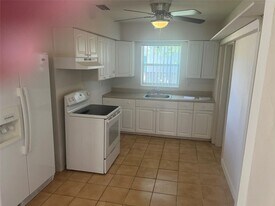 1410 N 65th Ave in Hollywood, FL - Building Photo