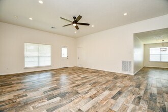 835 Victoria Lakes Dr in Katy, TX - Building Photo - Building Photo