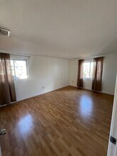 15 Bower Rd, Unit Apt F4 in Quincy, MA - Foto de edificio - Building Photo